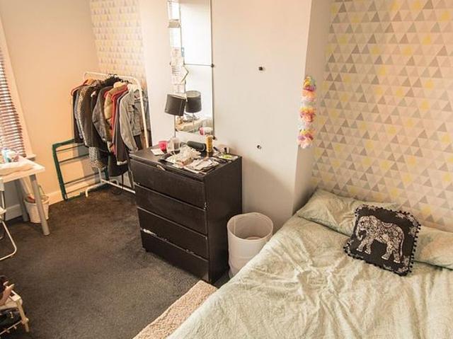 Room for rent in Beckett Park, Leeds