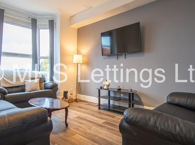 Room for rent in Burley, West Yorkshire