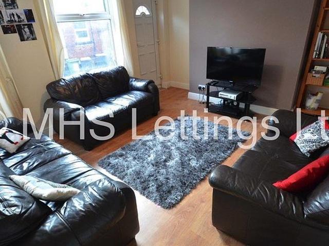 Room for rent in Burley, West Yorkshire