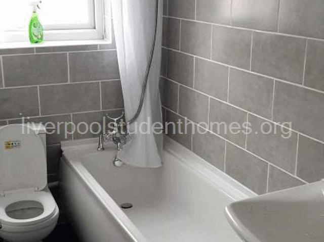 Room for rent in Kensington, Calderstones