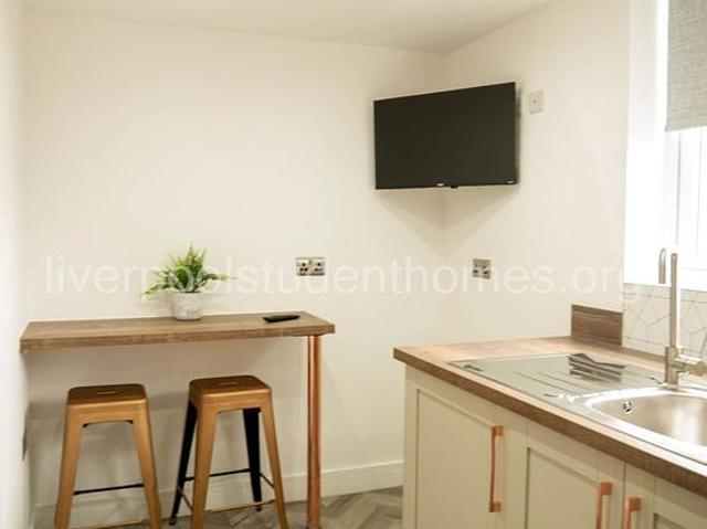 Room for rent in Calderstones