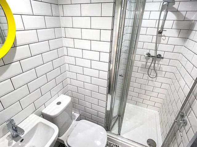 Room for rent in Kensington, Calderstones