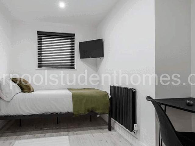 Room for rent in Kensington, Calderstones