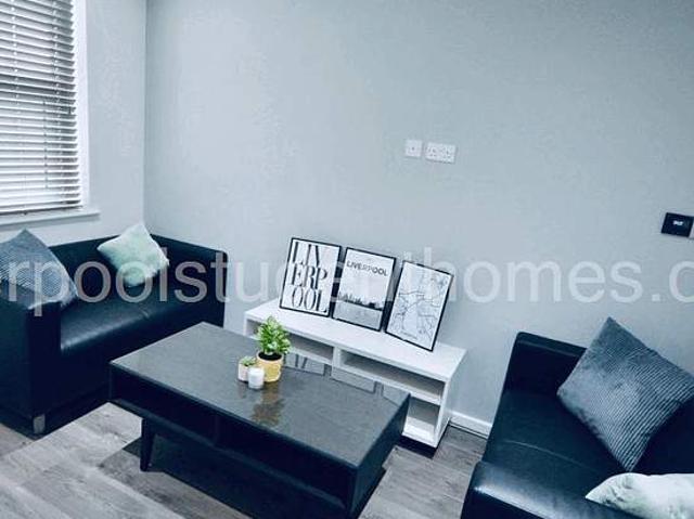Room for rent in Kensington, Calderstones