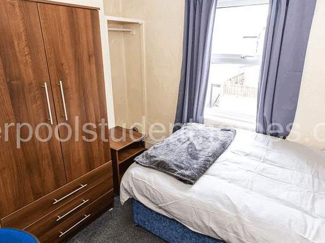 Room for rent in Kensington, Calderstones