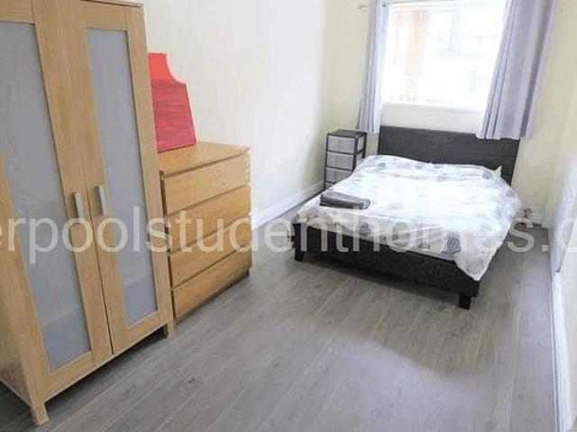 Room for rent in Calderstones