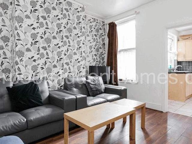 Room for rent in Kensington, Calderstones