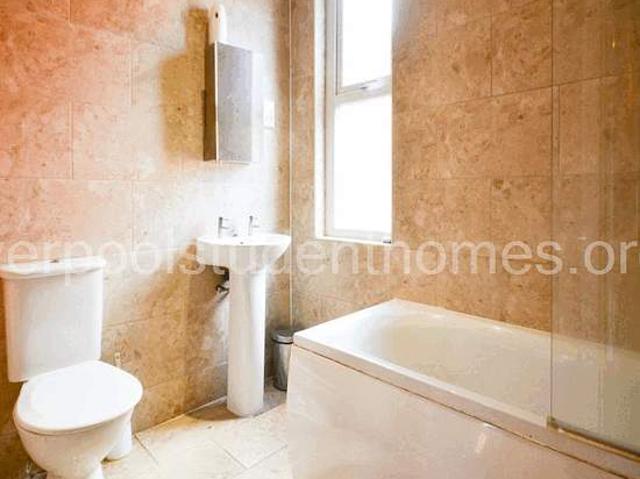 Room for rent in Kensington, Calderstones