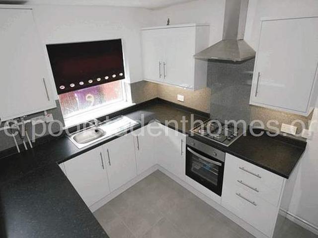 Room for rent in Kensington, Calderstones