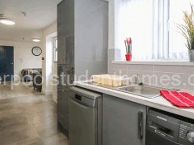 Room for rent in Kensington, Calderstones