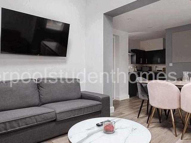 Room for rent in Calderstones