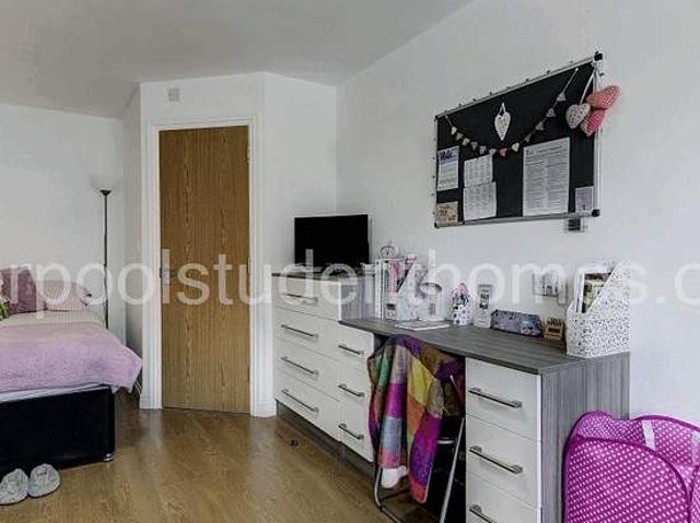 Room for rent in Calderstones