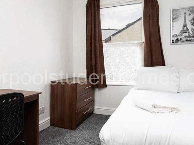 Room for rent in Calderstones