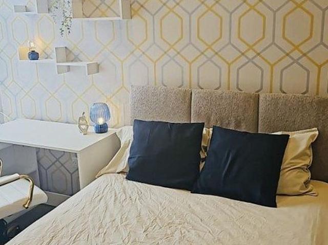 Room for rent in Calderstones