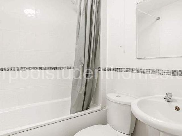 Room for rent in Calderstones