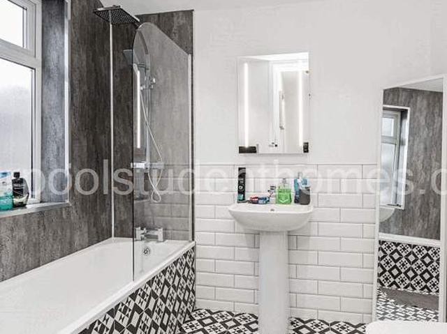 Room for rent in Calderstones