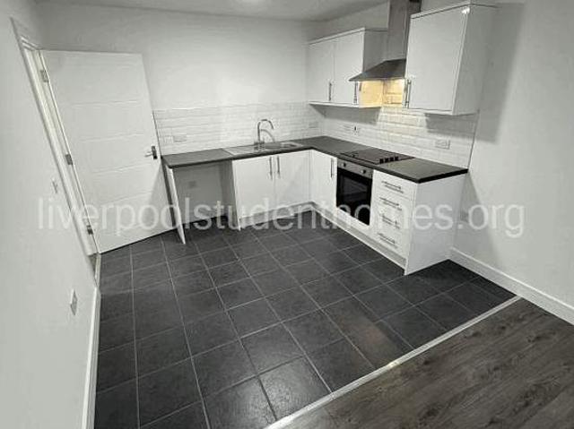 Room for rent in Kensington, Calderstones
