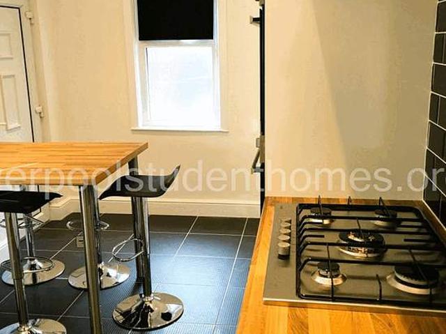 Room for rent in Kensington, Calderstones
