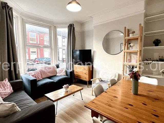 Room for rent in Calderstones
