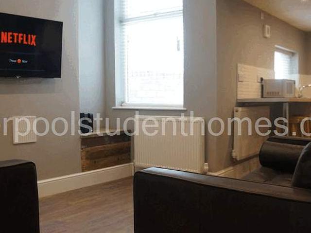 Room for rent in Calderstones