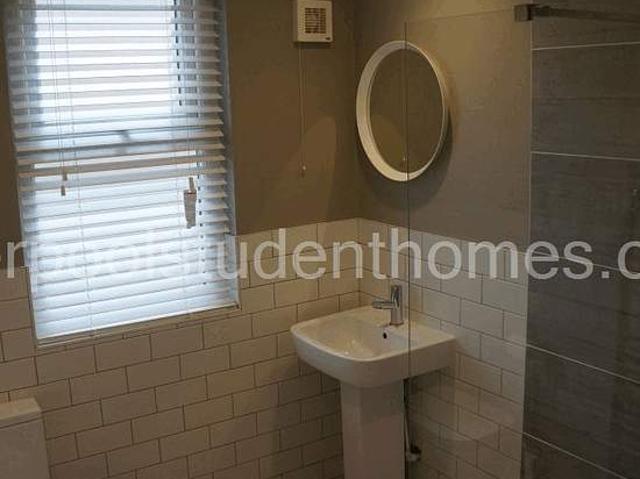 Room for rent in Calderstones