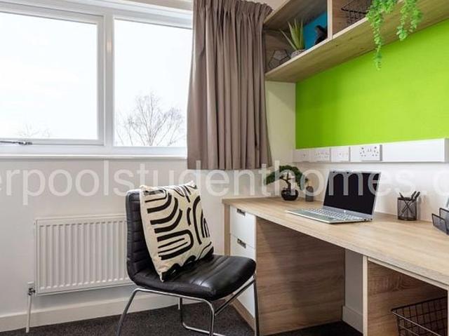 Room for rent in Chinatown, Calderstones
