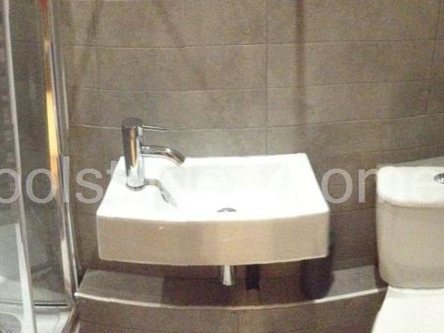 Room for rent in Kensington, Calderstones