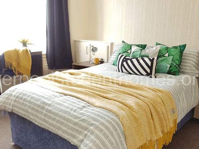 Room for rent in Calderstones