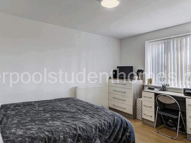 Room for rent in Calderstones
