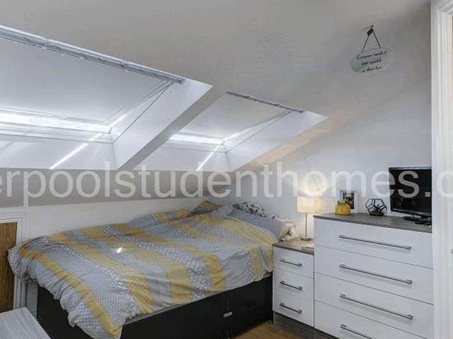 Room for rent in Calderstones
