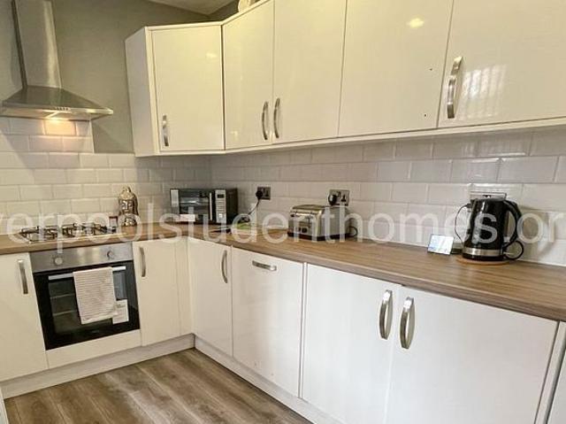 Room for rent in Elm Park, Calderstones