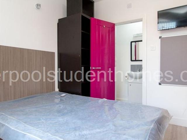 Room for rent in Kensington, Calderstones