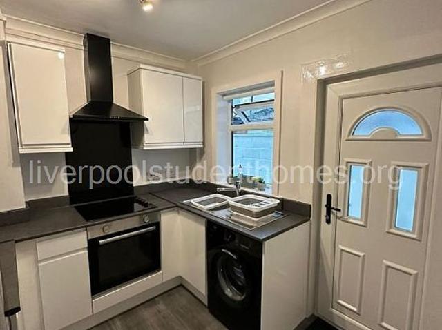 Room for rent in Kensington, Calderstones