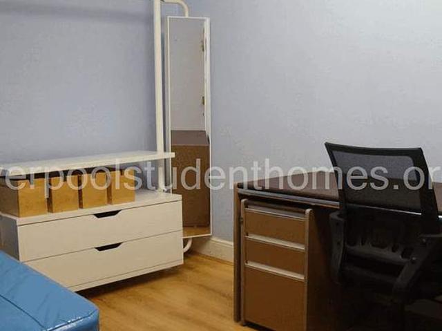 Room for rent in Kensington, Calderstones