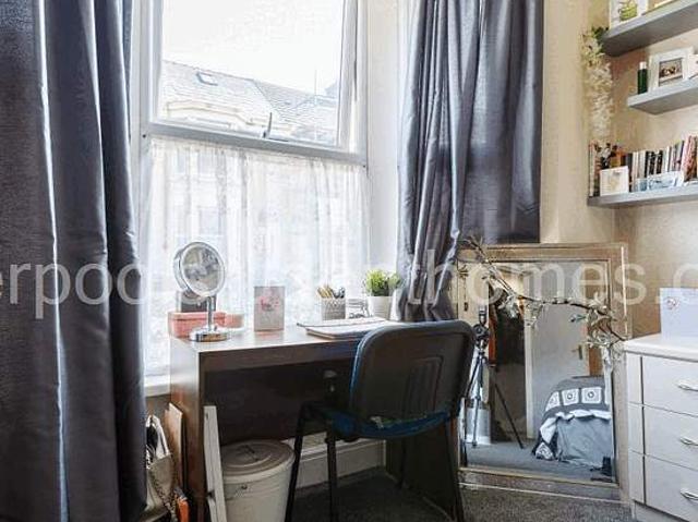 Room for rent in Kensington, Calderstones
