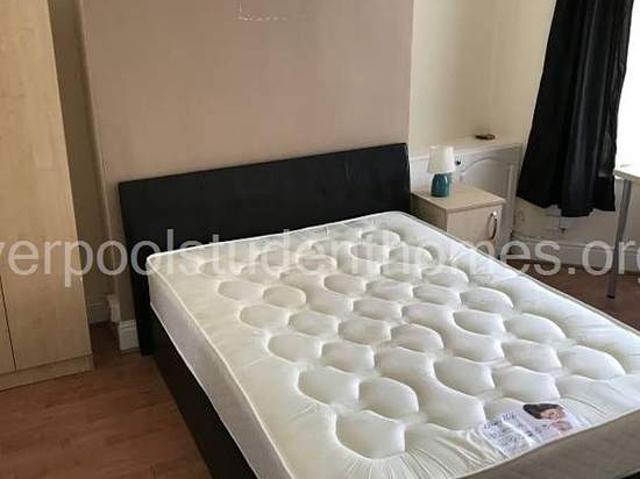 Room for rent in Elm Park, Calderstones