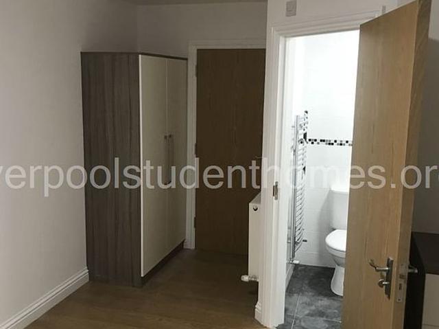 Room for rent in Calderstones