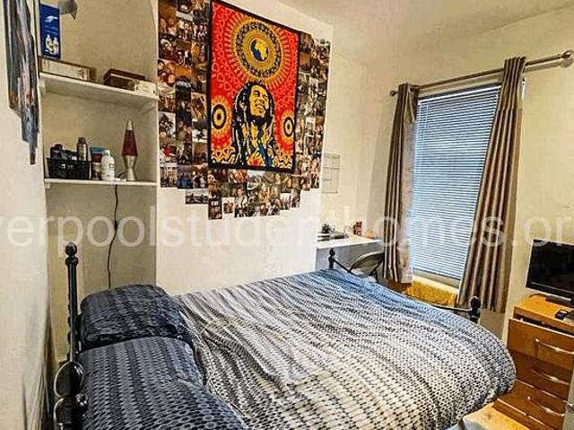 Room for rent in Kensington, Calderstones