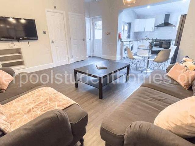 Room for rent in Kensington, Calderstones