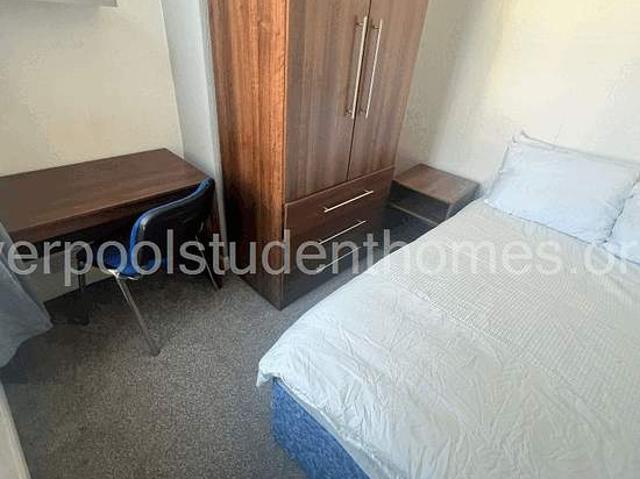 Room for rent in Calderstones
