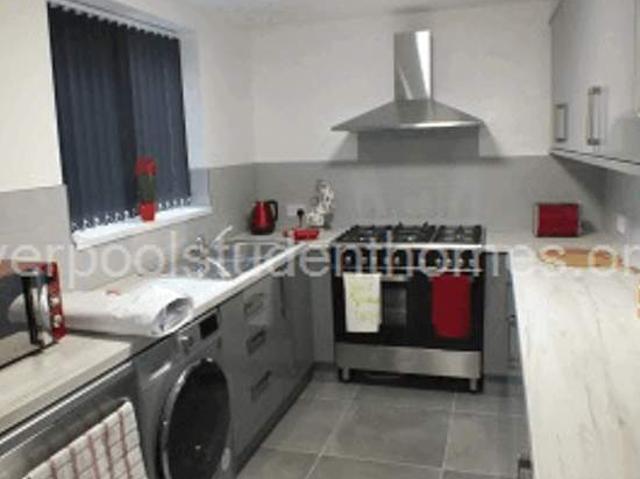 Room for rent in Kensington, Calderstones