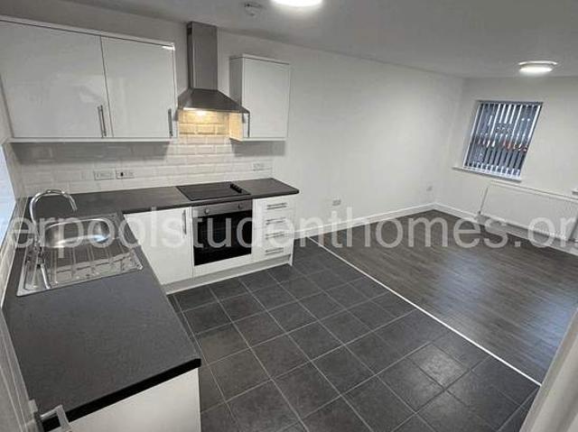 Room for rent in Kensington, Calderstones