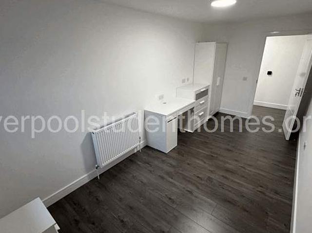 Room for rent in Kensington, Calderstones