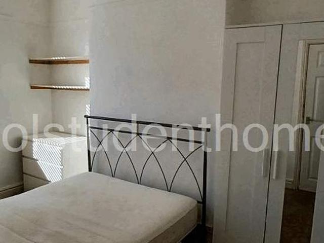 Room for rent in Calderstones