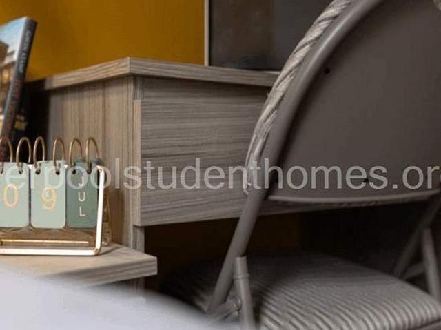 Room for rent in Calderstones