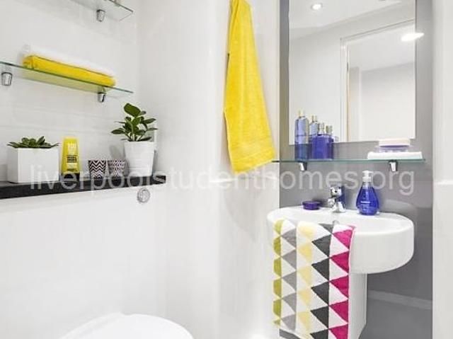 Room for rent in Calderstones