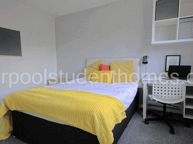 Room for rent in Calderstones
