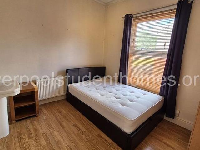 Room for rent in Allerton, Calderstones