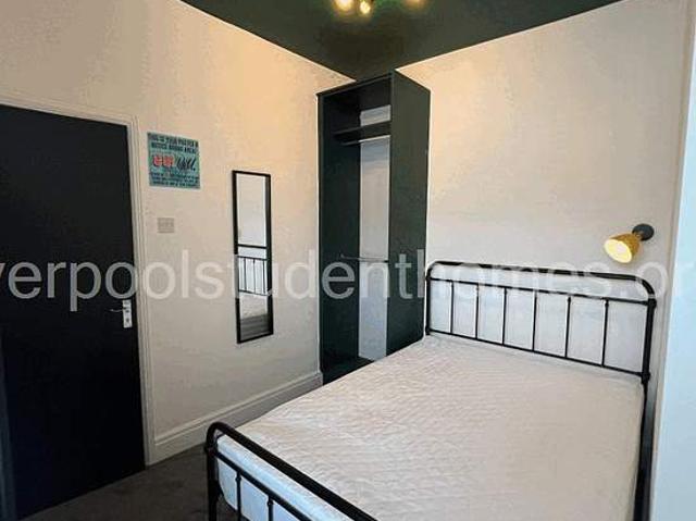 Room for rent in Kensington, Calderstones
