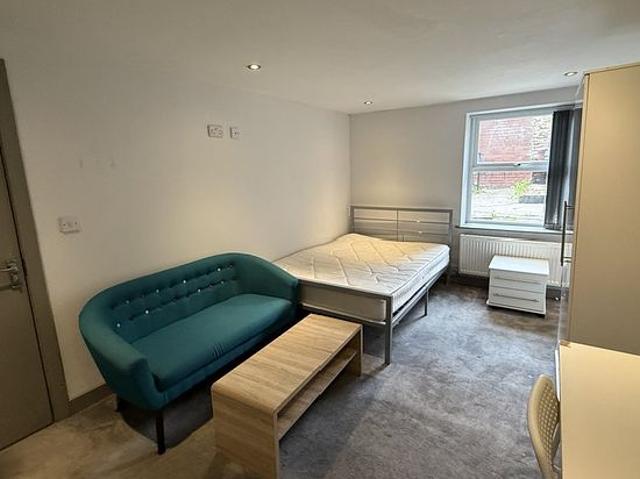 Room for rent in Elm Park, Liverpool